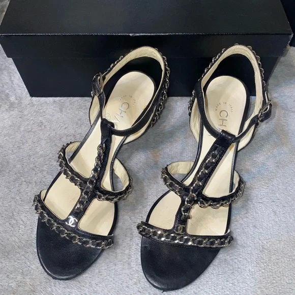 CHANEL CLASSIC CHAIN HEELS - Picture 7 of 16